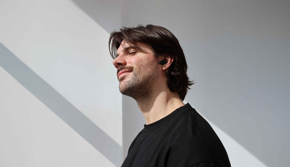 Flow Noise Cancelling True Wireless Earphones